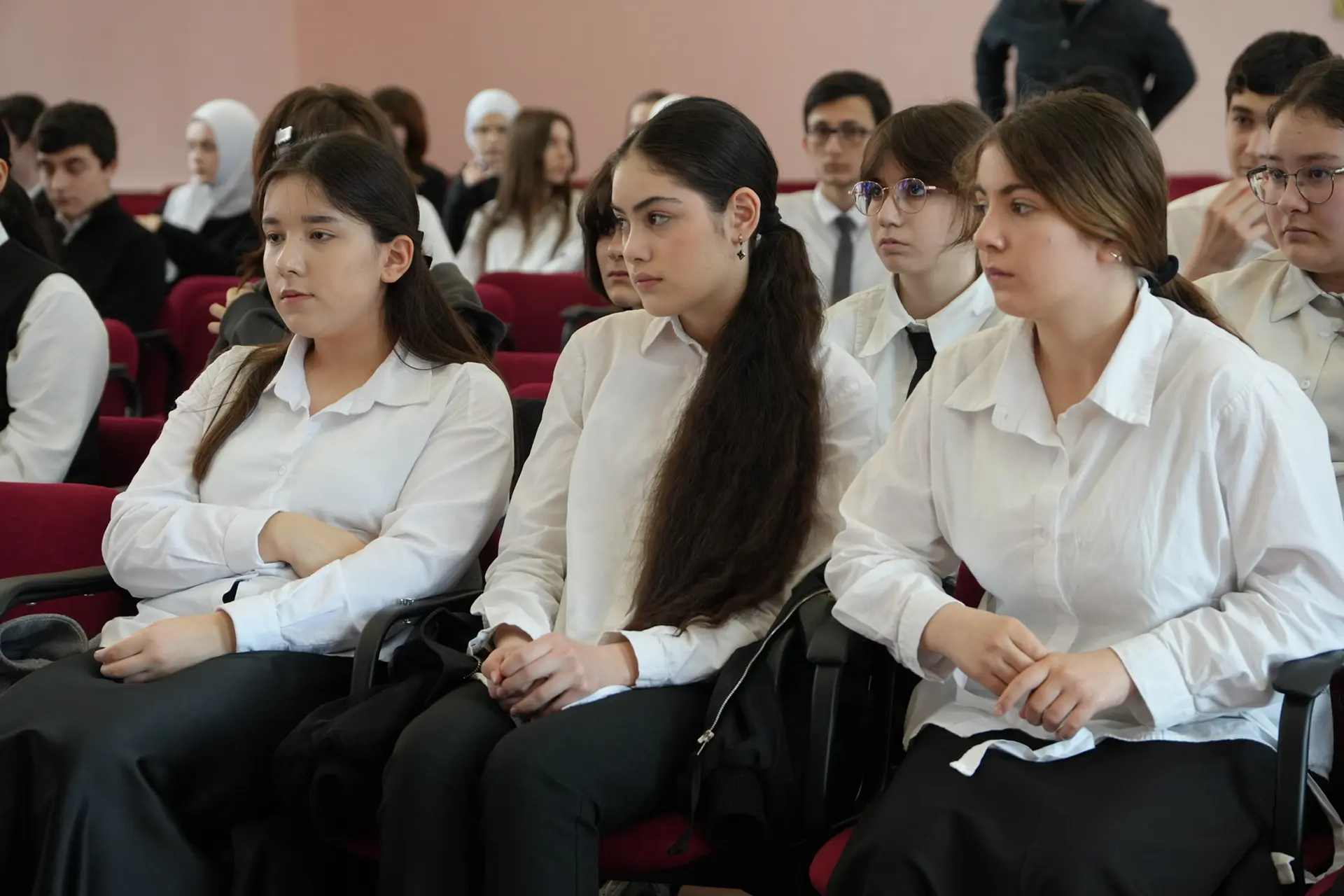 В Махачкале обсудили профилактику экстремизма и правовое просвещение молодежи